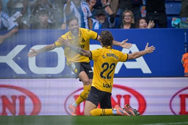 Carlos Romero (RCD Espanyol) and Eduardo Exposito (RCD Espanyol) celebrates during a La Liga EA Sports match between RCD Espanyol and Elche CF at Stage Front Stadium in Barcelona, , Spain, on October 25 2025. Photo by Felipe Mondino  Copyright: xFelipexMondino IPAxSportx xipa-agency.netx xx IPA_67058509 IPA_Agency_IPA67058509