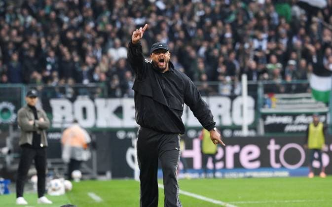 Coach Vincent Kompany FC Bayern Muenchen 25 10 2025, Football 1 Bundesliga, Season 2025 2026, 8 Matchday, Borussia Mönchengladbach FC Bayern München DFL regulations prohibit any use of photographs as image sequences and or quasi video Moenchengladbach Borussia Park Nordrhein Westfalen Germany Team2