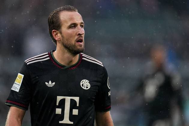2025-10-25 Borussia Monchengladbach v FC Bayern Munchen - Bundesliga MOENCHENGLADBACH, GERMANY - OCTOBER 25: Harry Kane of FC Bayern Munchen looks on during the Bundesliga match between Borussia Monchengladbach and FC Bayern Munchen at Borussia-Park on October 25, 2025 in Moenchengladbach, Germany. Moenchengladbach Borussia-Park Germany Content not available for redistribution in The Netherlands directly or indirectly through any third parties. Copyright: xJorisxVerwijstx