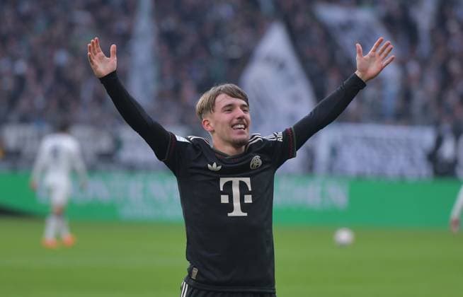 25 10 2025, xblx, Fussball 1 Bundesliga, Borussia Moenchengladbach FC Bayern München v l Lennart Karl FC Bayern Muenchen , Goal scored, Tor zum 0 3, celebrate the goal, Torjubel , Jubel, jubeln, jubelt, DFL DFB REGULATIONS PROHIBIT ANY USE OF PHOTOGRAPHS as IMAGE SEQUENCES and or QUASI VIDEO Moenchengladbach
