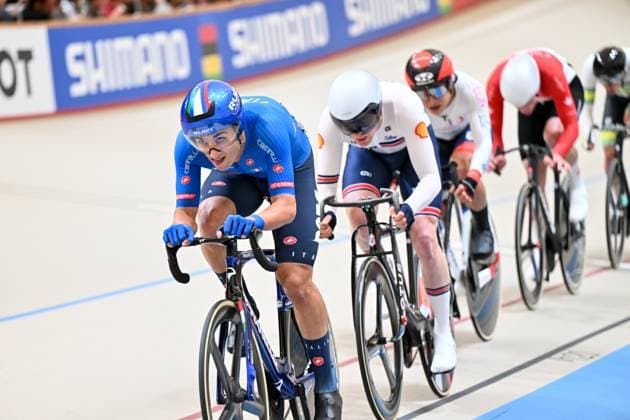 2025 Tissot UCI Track World Championships Picture by Simon Wilkinson SWpix.com - 25 10 2025 - Cycling - 2025 Tissot UCI Track World Championships - Velodromo PenalolÃ n, Santiago, Chile - Men™s Omnium - Scratch Race - Juan David Sierra (Italy) Copyright: x xSWpix.comx(t axPhotographyxHubxLtd)xSimonxWilkinson SWpix.comx SWP-3030-11420