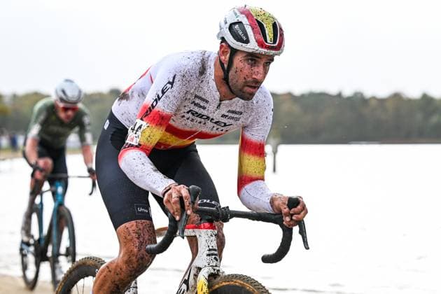 Spanish Felipe Orts Lloret pictured in action during the elite men s race of the Exact Cross, stage 3 (out of 7) in the Exact Cross cyclocross competition, in Heerde, on Saturday 25 October 2025. DAVIDxPINTENS  x137917237x