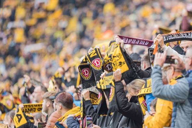 25 10 2025, xomx, Soccer 2 Bundesliga, Dynamo Dresden SC Paderborn 07 v l Fans SGD with scarves on the main stand DFL DFB REGULATIONS PROHIBIT ANY USE OF PHOTOGRAPHS as IMAGE SEQUENCES and or QUASI VIDEO Dresden