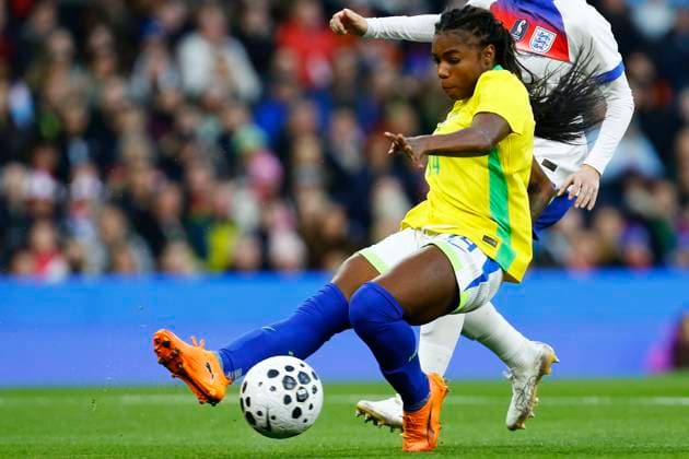 England v Brazil, Manchester, UK - 25 October 2025 Ludmila of Brazil shoots wide during the Women™s International Friendly, Länderspiel, Nationalmannschaft match between England and Brazil at The Etihad Stadium on 25 October 2025 in Manchester, England (Photo by Steve Taylor PPAUK) Manchester The Etihad Stadium Greater Manchester England Copyright: xStevexTaylor PPAUKx PPA-225700