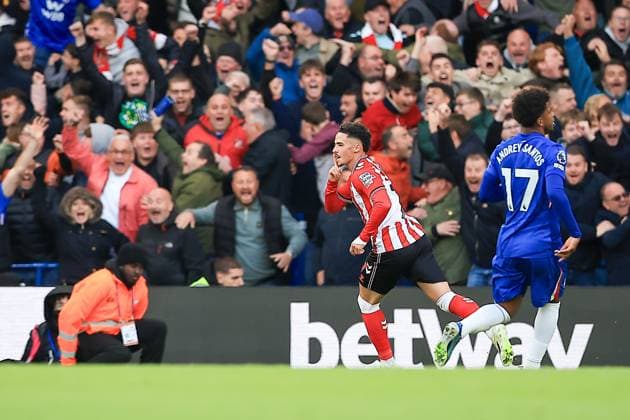 Chelsea v Sunderland Premier League 25 10 2025. GOAL CELEBRATION Sunderland Midfielder Chemsdine Talbi (7) makes it 1-2 during the Premier League match between Chelsea and Sunderland at Stamford Bridge, London, England on 25 October 2025. London Stamford Bridge Greater London England Editorial use only DataCo restrictions apply See www.football-dataco.com , Copyright: xChrisxFoxwellx PSI-23106-0084