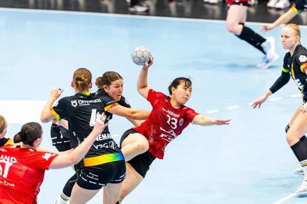 25 10 2025, GER, Handball, Women, Season 2025 2026, Alsco 1 Bl, 6 Matchday, Thueringer HC VfL Oldenburg Natsuki Aizawa Thueringer HC,23 99947 Bad Langensalza Salza Halle Sporthalle Mehrz Thüringen Germany