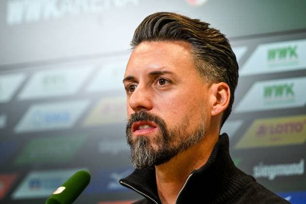 GER, 1 FBL, FC Augsburg vs RB Leipzig 25 10 2025, WWK Arena, Augsburg, GER, 1 FBL, FC Augsburg vs RB Leipzig, in the picture Sandro Wagner FC Augsburg , press conference after the match nordphotoxGmbHx xHafner nph00200