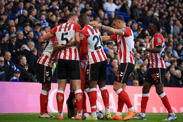 Chelsea v Sunderland Premier League 25 10 2025. GOAL CELEBRATION Sunderland Forward Wilson Isidor (18) makes it 1-1 during the Premier League match between Chelsea and Sunderland at Stamford Bridge, London, England on 25 October 2025. London Stamford Bridge Greater London England Editorial use only DataCo restrictions apply See www.football-dataco.com , Copyright: xChrisxFoxwellx PSI-23106-0114