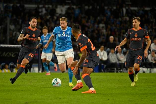 October 25, 2025, Napoli, Italy: Napoli™s midfielder Kevin De Bruyne in action during the Italian Serie A soccer match SSC Napoli vs Inter FC at Diego Armando Maradona stadium in Naples, Italy, 25 October 2025. ANSA CIRO FUSCO Serie A: Napoli Vs Inter  - ZUMAa110 20251025_zaf_a110_054 Copyright: xCiroxFuscox