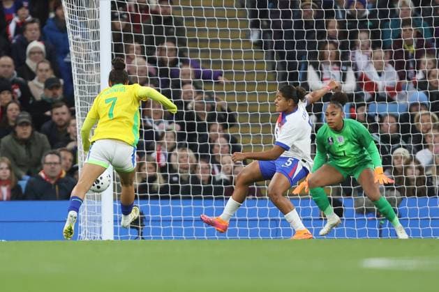 Maria Eduarda of Brazil scores their sides second goal England Women v Brazil Women, International Friendly, Länderspiel, Nationalmannschaft Football, Etihad Stadium, Manchester, UK - 25 Oct 2025Manchester Etihad Stadium United Kingdom EDITORIAL USE ONLY No use with unauthorised audio, video, data, fixture lists, club league logos or live services. Online in-match use limited to 120 images, no video emulation. No use in betting, games or single club league player publications. Copyright: xPhilxOldham Shutterstockx 15593420r