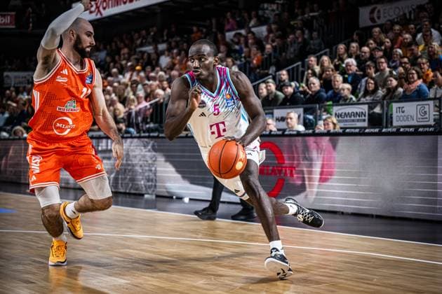 1 Basketball Bundesliga, easyCredit BBL, Season 2025 2026, Men, Main round, 5 Matchday, 25 10 2025, RASTA Vechta Telekom Baskets Bonn Tylan Birts 5 Telekom Baskets Bonn in action Vechta RASTA Dome Lower Saxony Germany