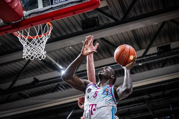 1 Basketball Bundesliga, easyCredit BBL, Season 2025 2026, Men, Main round, 5 Matchday, 25 10 2025, RASTA Vechta Telekom Baskets Bonn Tylan Birts 5 Telekom Baskets Bonn at the Korbleger Vechta RASTA Dome Niedersachsen Germany