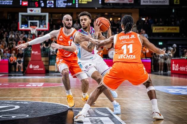 1 Basketball Bundesliga, easyCredit BBL, Season 2025 2026, Men, Main round, 5 Matchday, 25 10 2025, RASTA Vechta Telekom Baskets Bonn Alijah Comithier 2 Telekom Baskets Bonn in action Vechta RASTA Dome Lower Saxony Germany