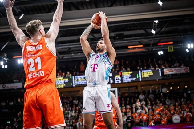 1 Basketball Bundesliga, easyCredit BBL, Season 2025 2026, Men, Main round, 5 Matchday, 25 10 2025, RASTA Vechta Telekom Baskets Bonn Alijah Comithier 2 Telekom Baskets Bonn at Jumpshot Vechta RASTA Dome Lower Saxony Germany