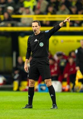 Benjamin Brand DFB Referee 25 10 2025, Football, 1 Bundesliga Borussia Dortmund 1 FC Köln in Dortmund, Signal Iduna Park DFL regulations prohibit any use of photographs as image sequences and or quasi video Copyright: HMBxMedia xMarcoxBader