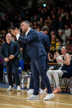 Basketball Berlin 25 10 2025 Season 2025 2026 Toyota DBBL 1 Bundesliga Women, Women Alba Berlin SYNTAINICS MBC Timur Topal MBC, Coach