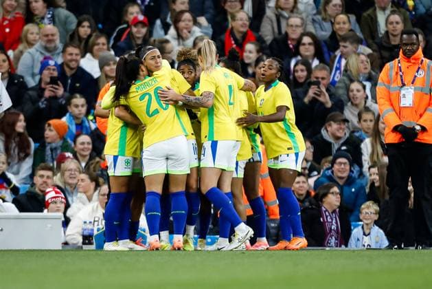England Women v Brazil Women International Friendly, Länderspiel, Nationalmannschaft Beatriz ZANERATTO JOoO of Brazil Women scores her teams first goal during the International Friendly match at the City of Manchester Stadium, Manchester UK Newspapers OUT Copyright: xMaxxTomlinsonx FIL-22400-0050