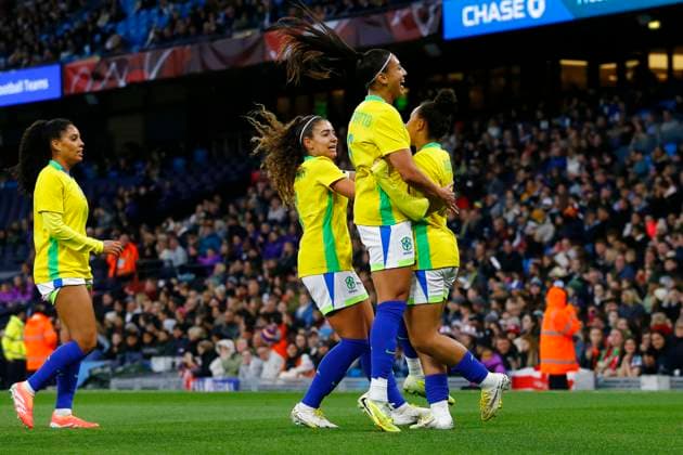 England v Brazil, Manchester, UK - 25 October 2025 Goal celebrations for Dudinha of Brazil during the Women™s International Friendly, Länderspiel, Nationalmannschaft match between England and Brazil at The Etihad Stadium on 25 October 2025 in Manchester, England (Photo by Steve Taylor PPAUK) Manchester The Etihad Stadium Greater Manchester England Copyright: xStevexTaylor PPAUKx PPA-225705