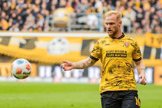 25 10 2025, xomx, Fußball 2 Bundesliga, Dynamo Dresden SC Paderborn 07 v l Nils Fröhling Dynamo Dresden am Ball Portrait, Portraet, DFL DFB REGULATIONS PROHIBIT ANY USE OF PHOTOGRAPHS as IMAGE SEQUENCES and or QUASI VIDEO Dresden