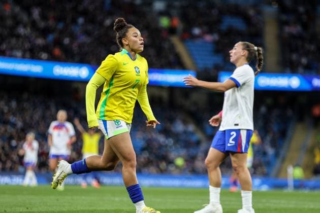 Dudinha (7 Brazil) celebrates scoring the second goal for Brazil during the Womens International Friendly, Länderspiel, Nationalmannschaft football match between England and Brazil at Etihad Stadium in Manchester, England Copyright: xNataliexMincher SPPx Sportspressphoto_SPR50937