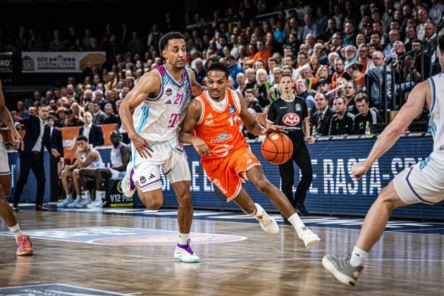 1 Basketball Bundesliga, easyCredit BBL, Season 2025 2026, Men, Main round, 5 Matchday, 25 10 2025, RASTA Vechta Telekom Baskets Bonn Alonzo Verge 11 RASTA Vechta in action Vechta RASTA Dome Lower Saxony Germany