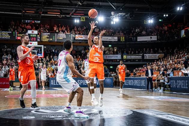 1 Basketball Bundesliga, easyCredit BBL, Season 2025 2026, Men, Main round, 5 Matchday, 25 10 2025, RASTA Vechta Telekom Baskets Bonn Alonzo Verge 11 RASTA Vechta in action Vechta RASTA Dome Lower Saxony Germany