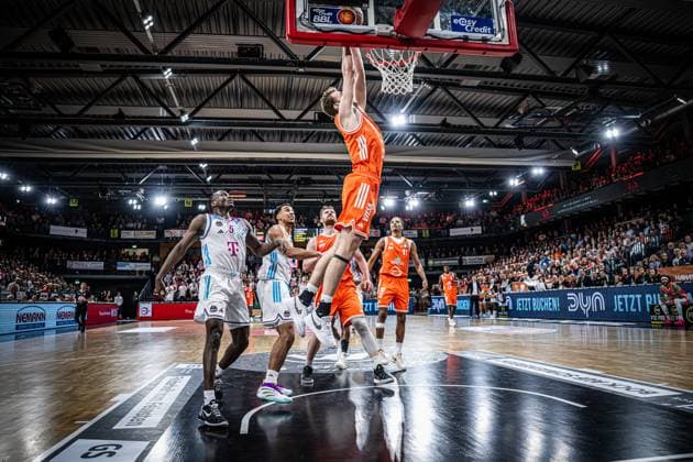 1 Basketball Bundesliga, easyCredit BBL, Season 2025 2026, Men, Main round, 5 Matchday, 25 10 2025, RASTA Vechta Telekom Baskets Bonn Linus Trettin 15 RASTA Vechta at the Dunk Vechta RASTA Dome Lower Saxony Germany