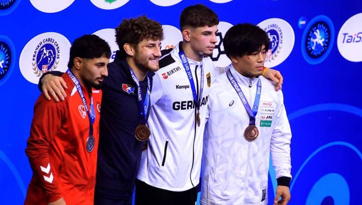 25.10.2025 Novi Sad (Serbia) U23 world wrestling championships FS Free style 74 kg medal ceremony Muhammed Ozmus(L) Turkey silver medal , Mitchell Owen Mesenbrink(2L) USA gold medal,Manuel Wagin(3L) Germany,Yoshinossuke Aoyagi(R) Japan bronze medal :