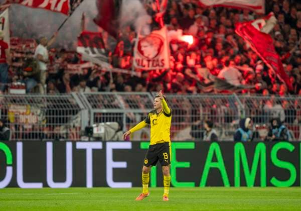 Pascal GROSS Borussia Dortmund, 13 25 10 2025, Football, 1 Bundesliga Borussia Dortmund 1 FC Köln in Dortmund, Signal Iduna Park DFL regulations prohibit any use of photographs as image sequences and or quasi video Copyright: HMBxMedia xMarcoxBader