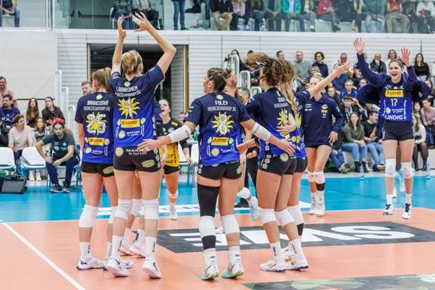 Jubilation at VfB 91 Suhl Lotto Thüringen, 25 10 2025, Erfurt Germany , Volleyball, 1 Bundesliga Women, Schwarz Weiss Erfurt VfB 91 Suhl Lotto Thüringen xprx