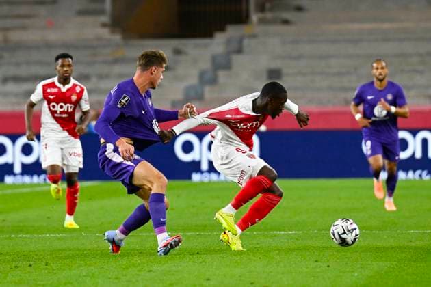 FOOTBALL : AS Monaco VS Toulouse FC - Ligue 1 McDonald s - 25 10 2025 Charlie Cresswell (TFC) Folarin Balogun (ASM) - Ligue 1 McDonald s match between AS Monaco and Toulouse FC on October 25, 2025 at the Louis II Stadium in Monaco. MonacoMonaco  Copyright: xWilliamxCannarellax