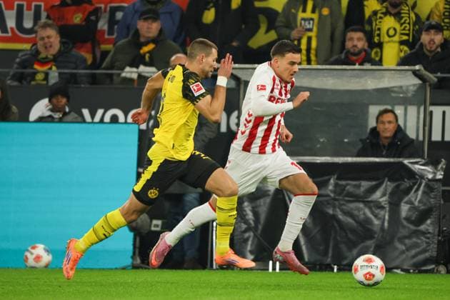 25 10 2025, xfanx, Soccer 1 Bundesliga, Borussia Dortmund 1 FC Köln v l Waldemar Anton BVB and Said El Mala 1 FC Köln in a running duel DFL DFB REGULATIONS PROHIBIT ANY USE OF PHOTOGRAPHS as IMAGE SEQUENCES and or QUASI VIDEO Dortmund mfan