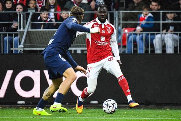 FOOTBALL : Stade Brestois 29 vs Paris Saint Germain - Ligue 1 - JournÃ e 9 - 25 10 2025 Mama Balde (Stade Brestois) BrestFrance  Copyright: xBaptistexAutissierx