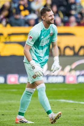 25 10 2025, xomx, Soccer 2 Bundesliga, Dynamo Dresden SC Paderborn 07 v l Lennart Grill Dynamo Dresden single image, clipping, DFL DFB REGULATIONS PROHIBIT ANY USE OF PHOTOGRAPHS as IMAGE SEQUENCES and or QUASI VIDEO Dresden