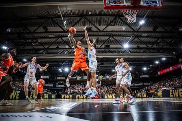 1 Basketball Bundesliga, easyCredit BBL, Season 2025 2026, Men, Main round, Matchday 5, 25 10 2025, RASTA Vechta Telekom Baskets Bonn Alonzo Verge 11 RASTA Vechta at the Korbleger Vechta RASTA Dome Niedersachsen Germany