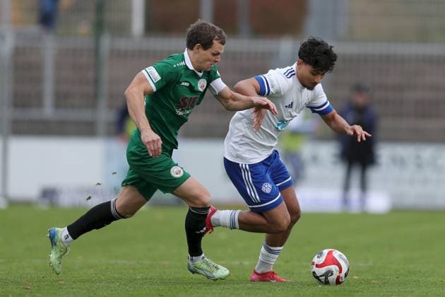 25 10 2025, xjcx, Men, Soccer, Season 2025 2026, Regionalliga Bayern, 15 Matchday SV Viktoria Aschaffenburg VfB Eichstaett Nino Cassaniti 18, SV Viktoria Aschaffenburg and Florian Lamprecht 23, VfB Eichstätt Aschaffenburg Stadion am Schoenbusch Bayern Germany