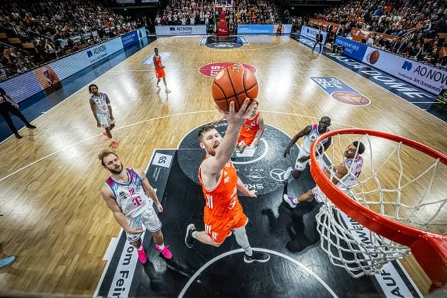 1 Basketball Bundesliga, easyCredit BBL, Season 2025 2026, Men, Main round, Matchday 5, 25 10 2025, RASTA Vechta Telekom Baskets Bonn Luc van Slooten 6 RASTA Vechta at the Korbleger Vechta RASTA Dome Niedersachsen Germany