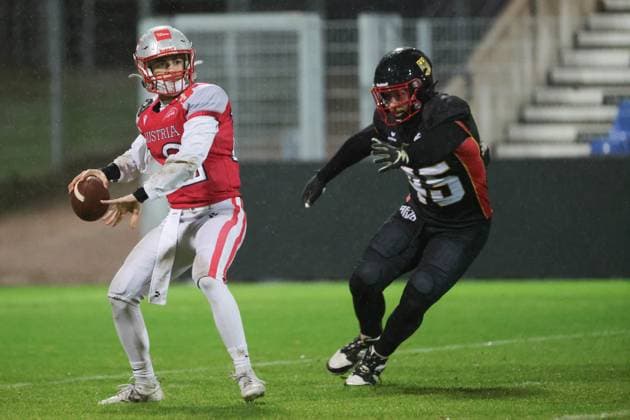 AMERICAN FOOTBALL - IFAF EC, GER vs AUT KREFELD,GERMANY,25.OCT.25 - AMERICAN FOOTBALL - IFAF European Championship, EM, Europameisterschaft Germany vs Austria. Image shows Alexander Reischl (AUT) and Marius Kensy (GER).  GEPAxpictures xDavidxBitzan
