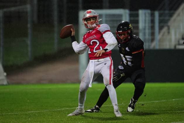 AMERICAN FOOTBALL - IFAF EC, GER vs AUT KREFELD,GERMANY,25.OCT.25 - AMERICAN FOOTBALL - IFAF European Championship, EM, Europameisterschaft Germany vs Austria. Image shows Alexander Reischl (AUT) and Marius Kensy (GER).  GEPAxpictures xDavidxBitzan