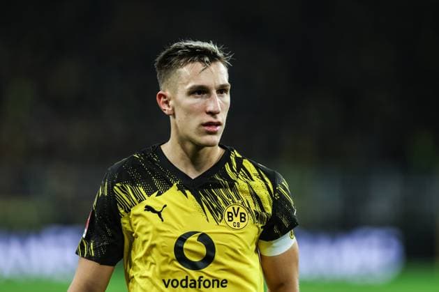 Sport, Football, Bundesliga Season 2025 2026 8 Matchday Borussia Dortmund 1 FC Köln 25 10 2025, SIGNAL IDUNA PARK Nico Schlotterbeck Borussia Dortmund, 4 Dortmund SIGNAL IDUNA PARK North Rhine-Westphalia Germany