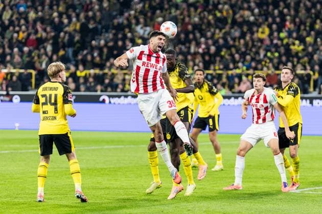 1 Fussball Bundesliga Borussia Dortmund vs 1 FC Koeln, 25 10 2025 DORTMUND, GERMANY OCTOBER 25 Cenk Oezkacar Özkacar, Ozkacar, 1 FC Koeln, 39 fights for the ball against Serhou Guirassy Borussia Dortmund, 9 during the Bundesliga match between Borussia Dortmund vs 1 FC Koeln at Signal Iduna Park on matchday 8 of the 1 Fussball Bundesliga on October 25, 2025 in Dortmund, Germany DFL REGULATIONS PROHIBIT ANY USE OF PHOTOGRAPHS AS IMAGE SEQUENCES AND OR QUASI VIDEO Copyright: xBEAUTIFULxSPORTS Wunderlx