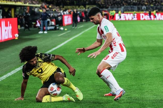 Sport, Football, Bundesliga Season 2025 2026 8 Matchday Borussia Dortmund 1 FC Köln 25 10 2025, SIGNAL IDUNA PARK Karim Adeyemi Borussia Dortmund, 27 Cenk Özkacar 1 FC Köln, 39 Dortmund SIGNAL IDUNA PARK North Rhine-Westphalia Germany