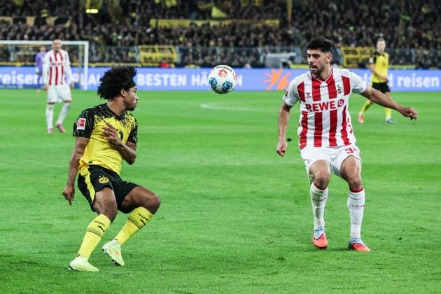 Sport, Football, Bundesliga Season 2025 2026 8 Matchday Borussia Dortmund 1 FC Köln 25 10 2025, SIGNAL IDUNA PARK Karim Adeyemi Borussia Dortmund, 27 Cenk Özkacar 1 FC Köln, 39 Dortmund SIGNAL IDUNA PARK North Rhine-Westphalia Germany