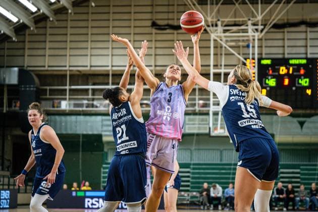 Basketball Berlin 25 10 2025 Season 2025 2026 Toyota DBBL 1 Bundesliga Women, Women Alba Berlin SYNTAINICS MBC Theresa Simon Alba, No 03