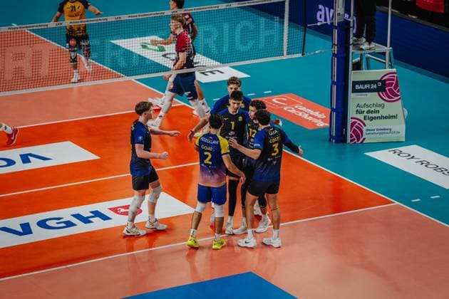 Volleyball mens season 2025 2026 Volleyball Bundesliga main round SVG Lüneburg vs cerebricks VOLLEY GOATS Mitteldeutschland 25 10 2025 The cerebricks VOLLEY GOATS Mitteldeutschland team cheers