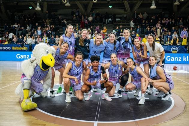Basketball Berlin 25 10 2025 Season 2025 2026 Toyota DBBL 1 Bundesliga Women, Women Alba Berlin SYNTAINICS MBC Jubel Alba