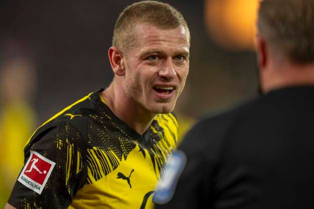 Julian RYERSON Borussia Dortmund, 26 I complain towards Marco Achmueller DFB referee , facial expressions, gestures 25 10 2025, Football, 1 Bundesliga Borussia Dortmund 1 FC Köln in Dortmund, Signal Iduna Park DFL regulations prohibit any use of photographs as image sequences and or quasi video Copyright: HMBxMedia xMarcoxBader