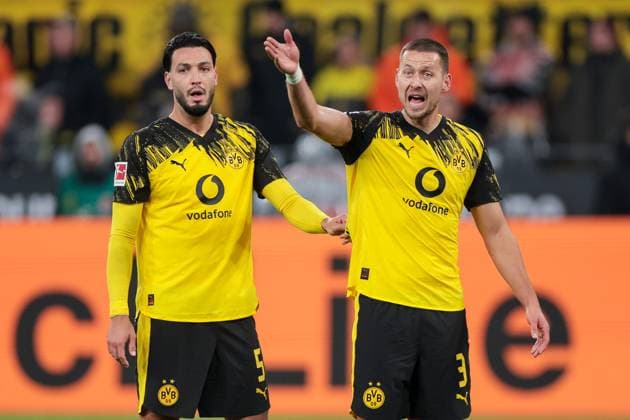 25 10 2025, 1 Bundesliga, Matchday 8, Borussia Dortmund 1 FC Köln, v l Ramy Bensebaini Borussia Dortmund , Waldemar Anton Borussia Dortmund , Dortmund Signal Iduna Park NRW Germany xRHR PHOTO DEx Copyright: DennisxEwert RHR-FOTOx RHR-FOTO DE