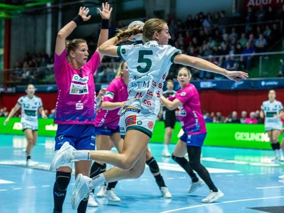 Ann Kynast Frisch Auf Frauen, 05 kommt frei zum Wurf, Sport Union Neckarsulm vs Frisch Auf Goeppingen, Handball, 1 Bundesliga, Spielzeit 2025 2026, 25 10 2025 Sport Union Neckarsulm vs Frisch Auf Goeppingen, Handball, 1 Bundesliga, Spielzeit 2025 2026, 25 10 2025 Neckarsulm Copyright: xEibner-Pressefoto MichaelxSchmidx EP_MST