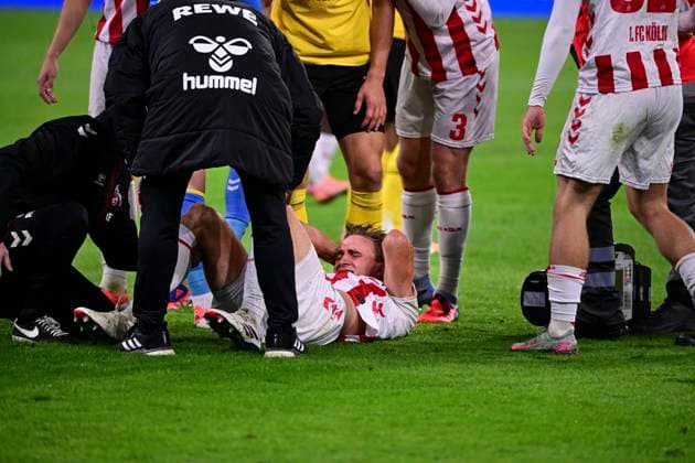 Injury Timo Hübers 1 FC Köln, 4 , Borussia Dortmund vs 1 FC Koeln, Football, 1 Bundesliga, 08 Matchday, 25 10 2025 DFB regulations prohibit any use of photographs as image sequences and or quasi video Dortmund Nordrhein Westfalen Germany Copyright: xkolbert-press MarcxNiemeyerx